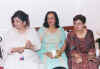 aunts.jpg (44159 bytes)