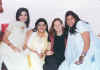 girlz.jpg (40634 bytes)
